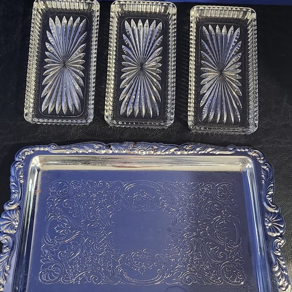 Irvineware 3 Dish Relish Tray Ensemble 1976 Inbox, 3 Glass Inserts, Scallop Silv - Picture 7 of 8